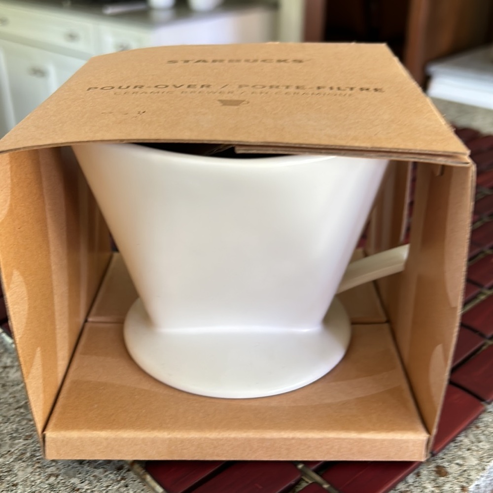 Brand New in Box Starbucks #4 Ceramic Pour-Over Coffee Brewer